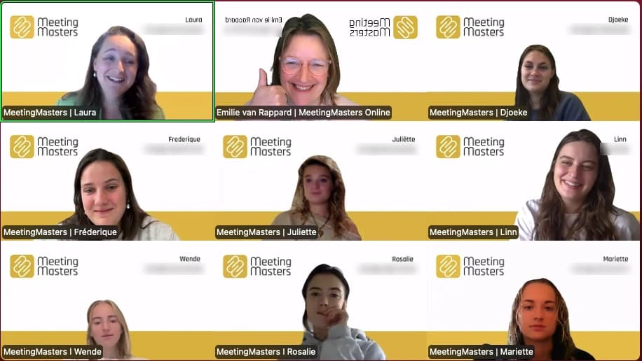 Negen Meeting Masters samen in een online meeting, elk in beeld met het logo van MeetingMasters, met oprichter Emilie van Rappard die een duim opsteekt